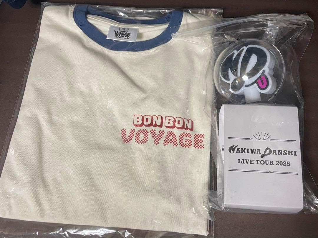 なにわ男子 Tシャツ＋ペンライト　BONBONBOYAGE ボンボンボヤージュ なにわ男子BONBONVOYAGE ペンライト＆Tシャツ なにわ男子 tシャツ イラスト